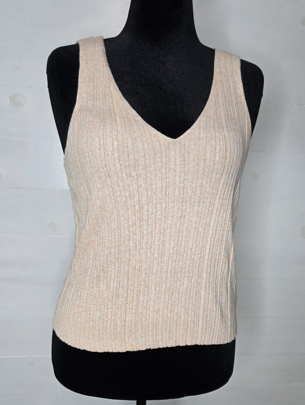 NWT Eberjey Infinite V-Neck Ribbed Sweater Tank Top Neutral Luxury Minimalist. L